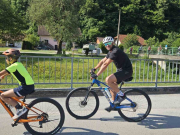 IMG-e8e181479c86e81dce769ef8be7acada-V